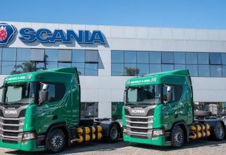 Scania entrega quatro modelos movidos a gás que trafegarão no eixo Rio-São Paulo (divulgação)