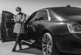 Kris (Kardashian) Jenner e seu Rolls-Royce Ghost [divulgação]